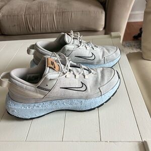 New Nike Tennis shoes - size 11
